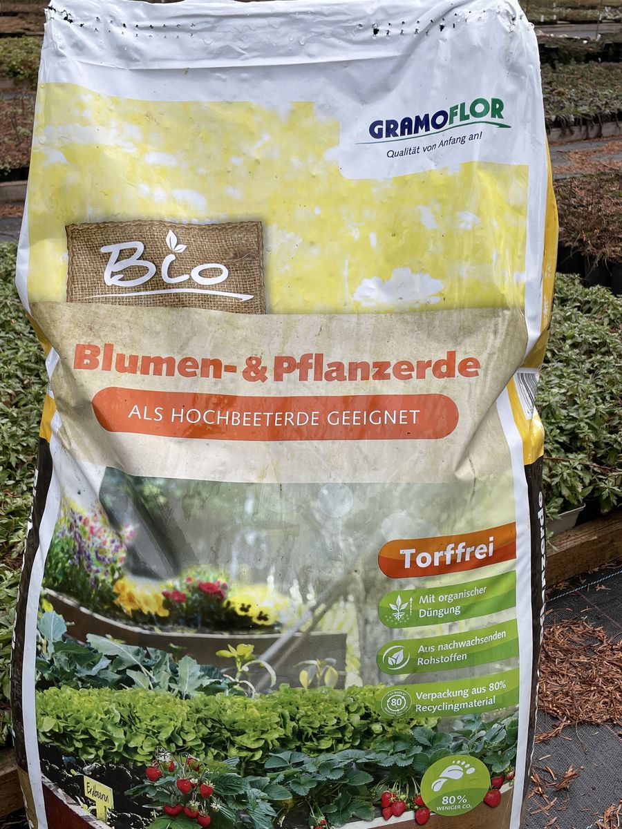 Substrate, Gartendünger und BodenAktivator Staudengärtnerei